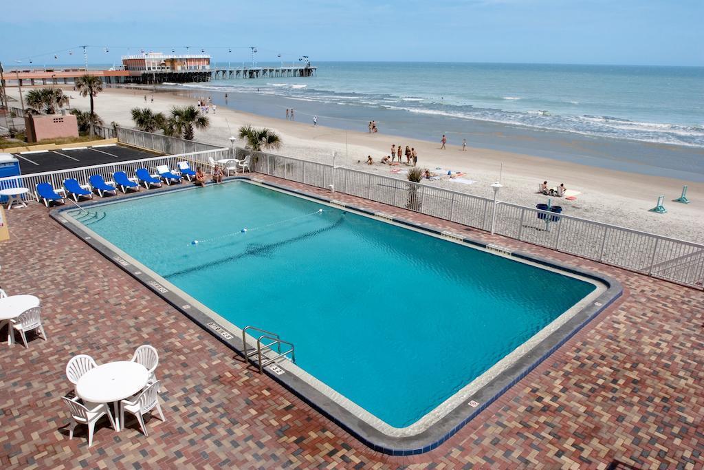 Comfort Inn & Suites Daytona Beach Oceanfront Exteriör bild