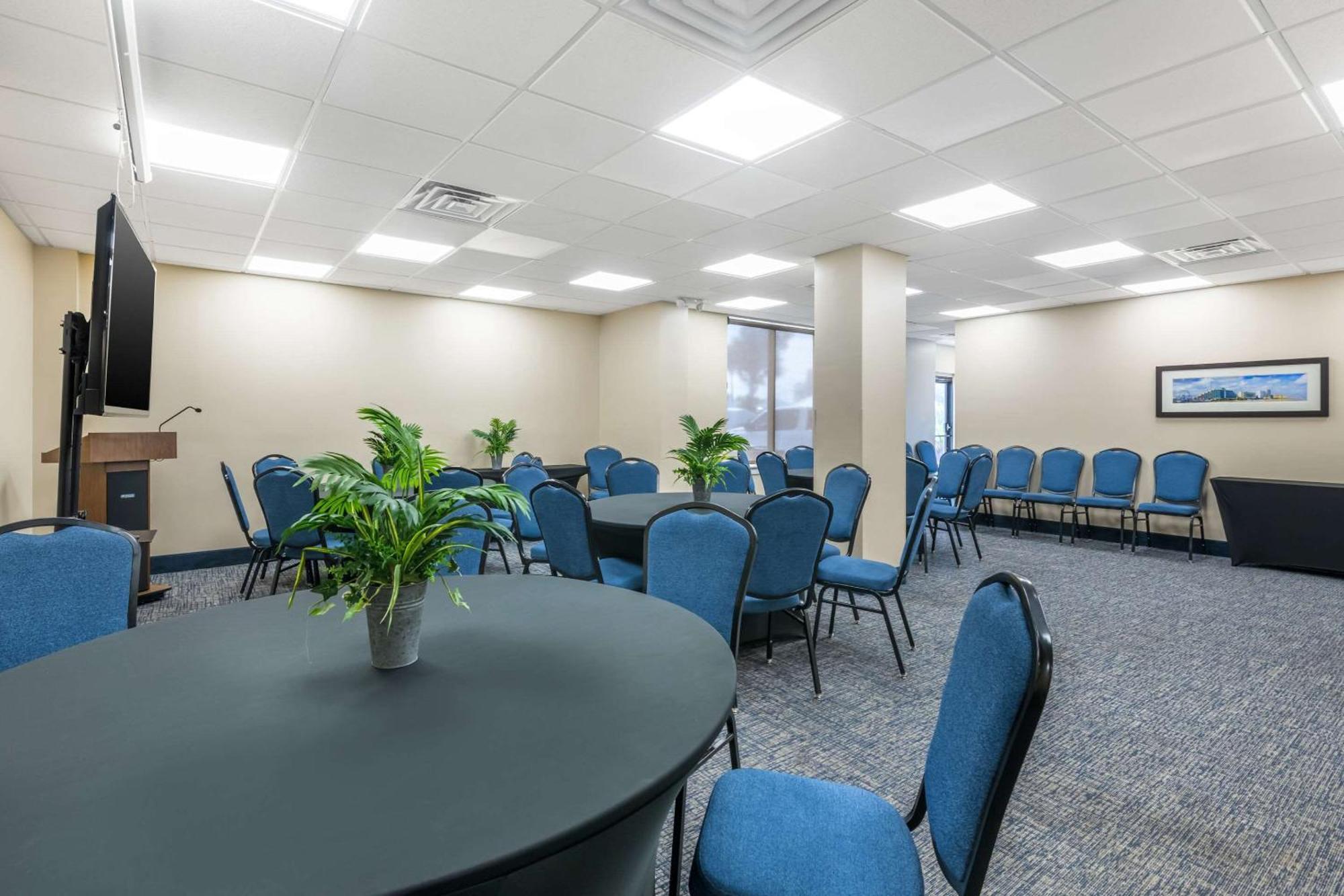 Comfort Inn & Suites Daytona Beach Oceanfront Exteriör bild