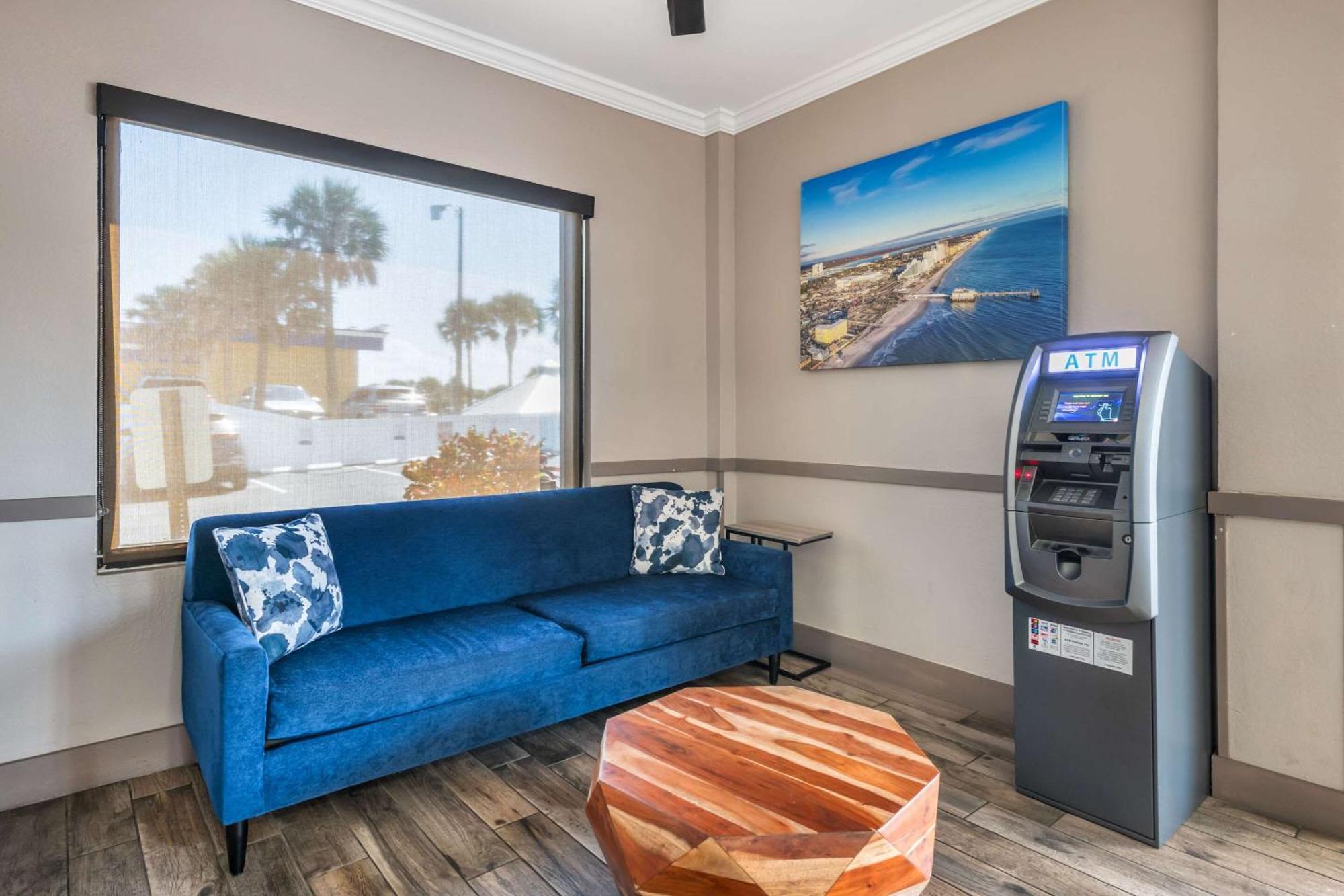 Comfort Inn & Suites Daytona Beach Oceanfront Exteriör bild