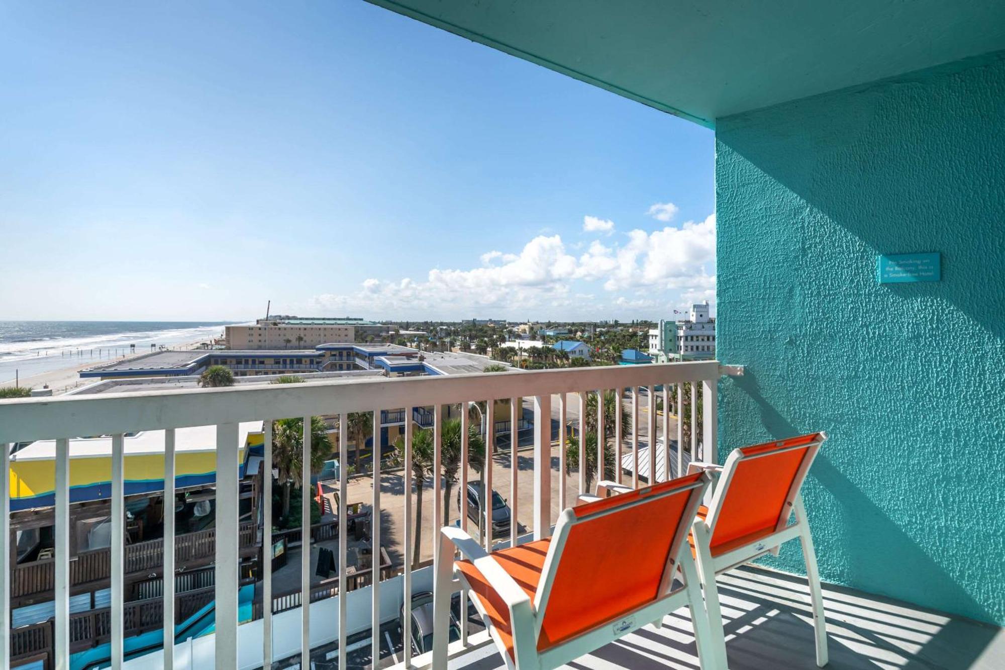 Comfort Inn & Suites Daytona Beach Oceanfront Exteriör bild