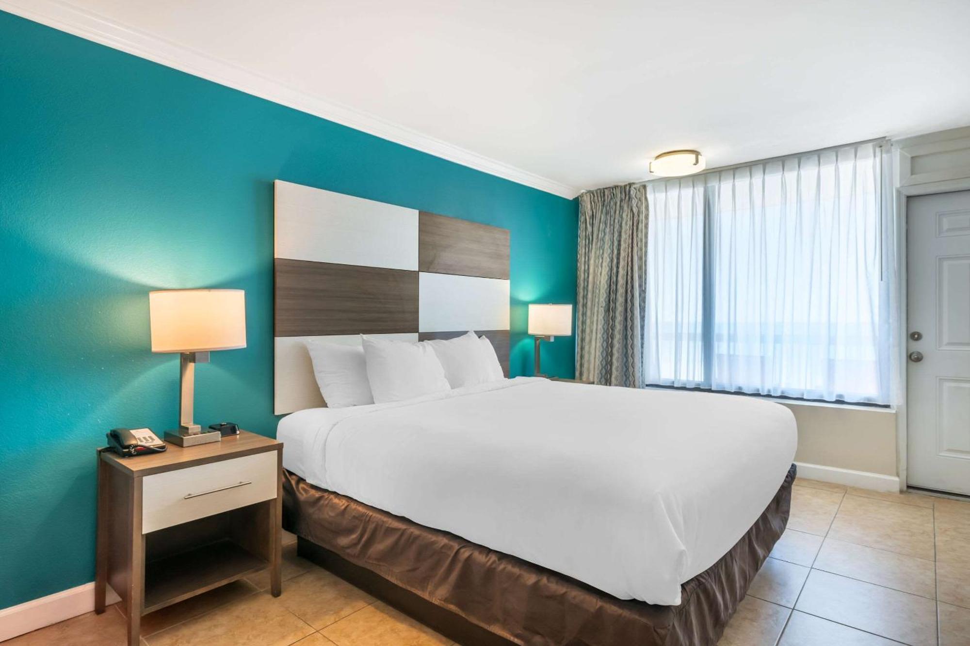 Comfort Inn & Suites Daytona Beach Oceanfront Exteriör bild